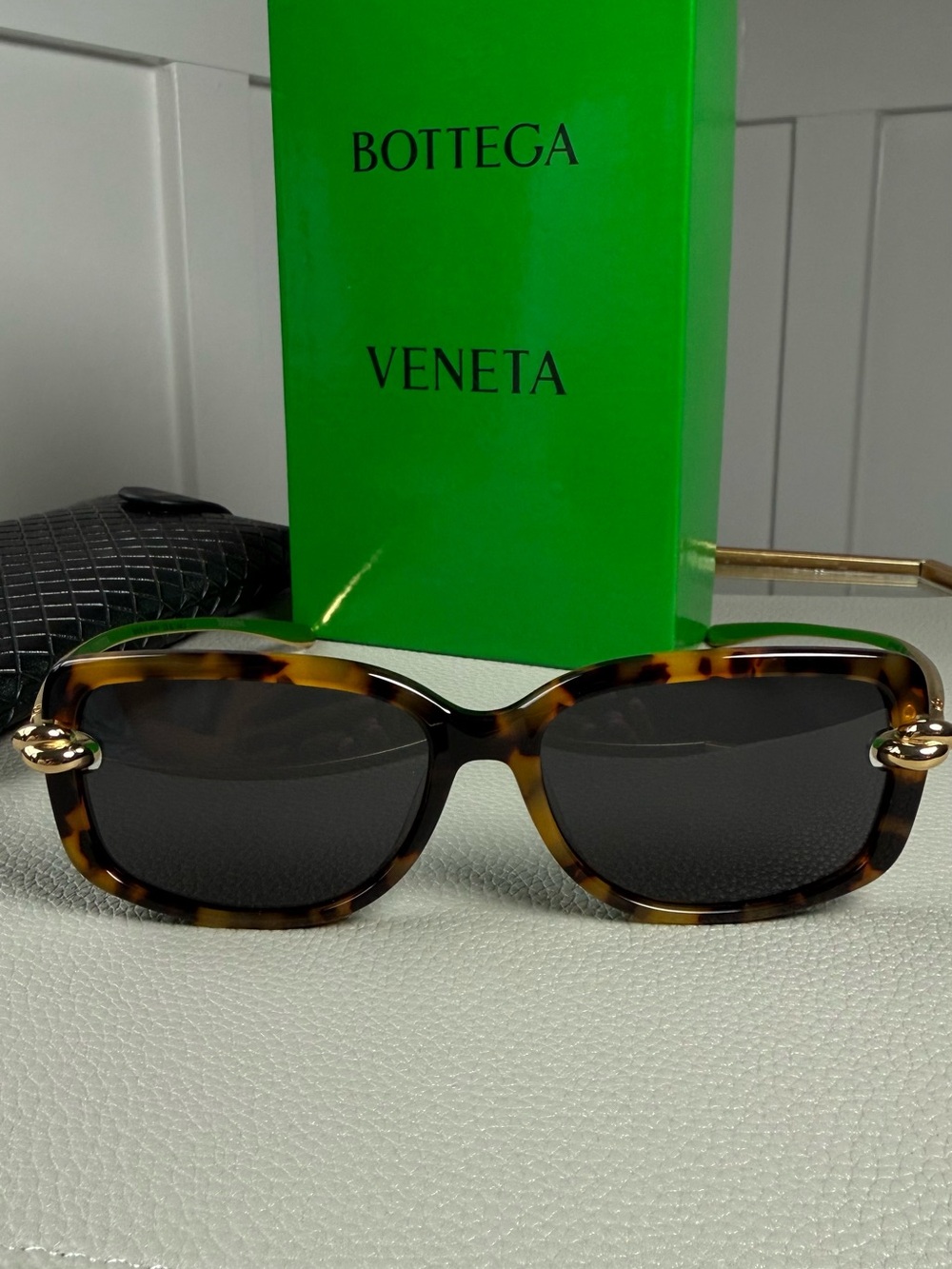 Bottega Veneta Tortoiseshell Frame Sunglasses - Brown Lenses